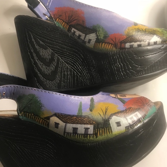 Handmade Leather Shoes from Honduras - Picture 3 of 4